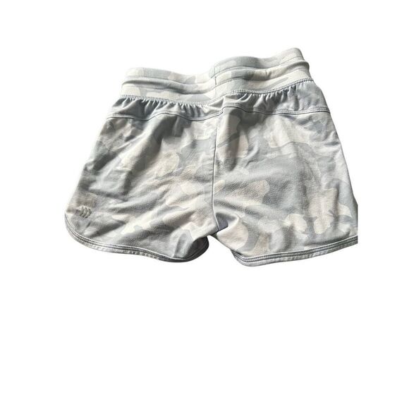 All in motion girls camo shorts Sz 6 grey pull on - Picture 2 of 4